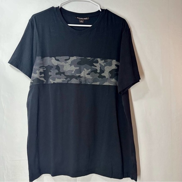 Michael Kors Men's short Sleeve T-Shirt Crewneck Black With Camo Print Size: XL - Picture 1 of 5